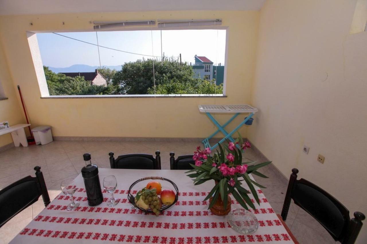 Apartments Damjan Brist Bagian luar foto